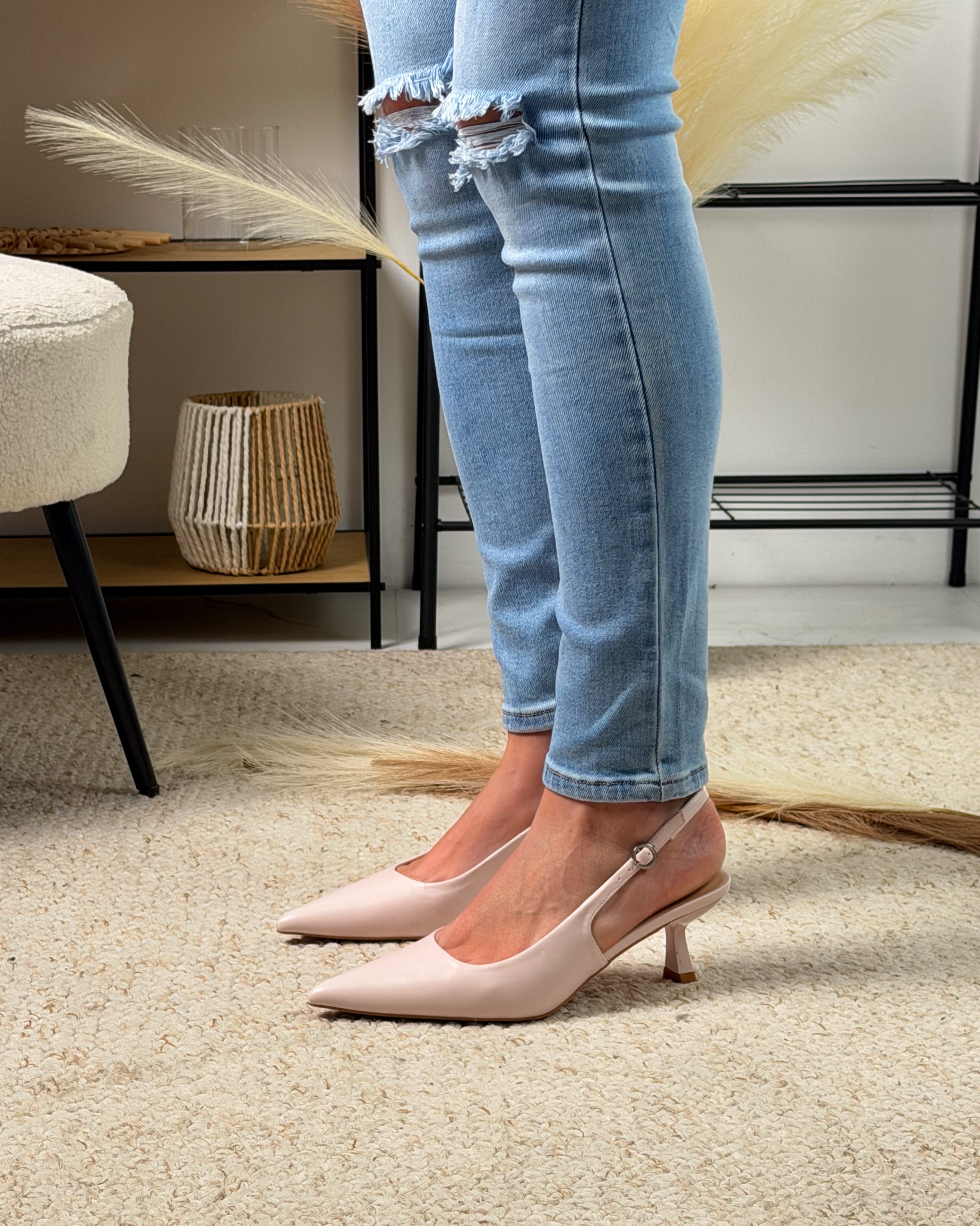 ZAPATO DE TACÓN BAJO ELEGANTE