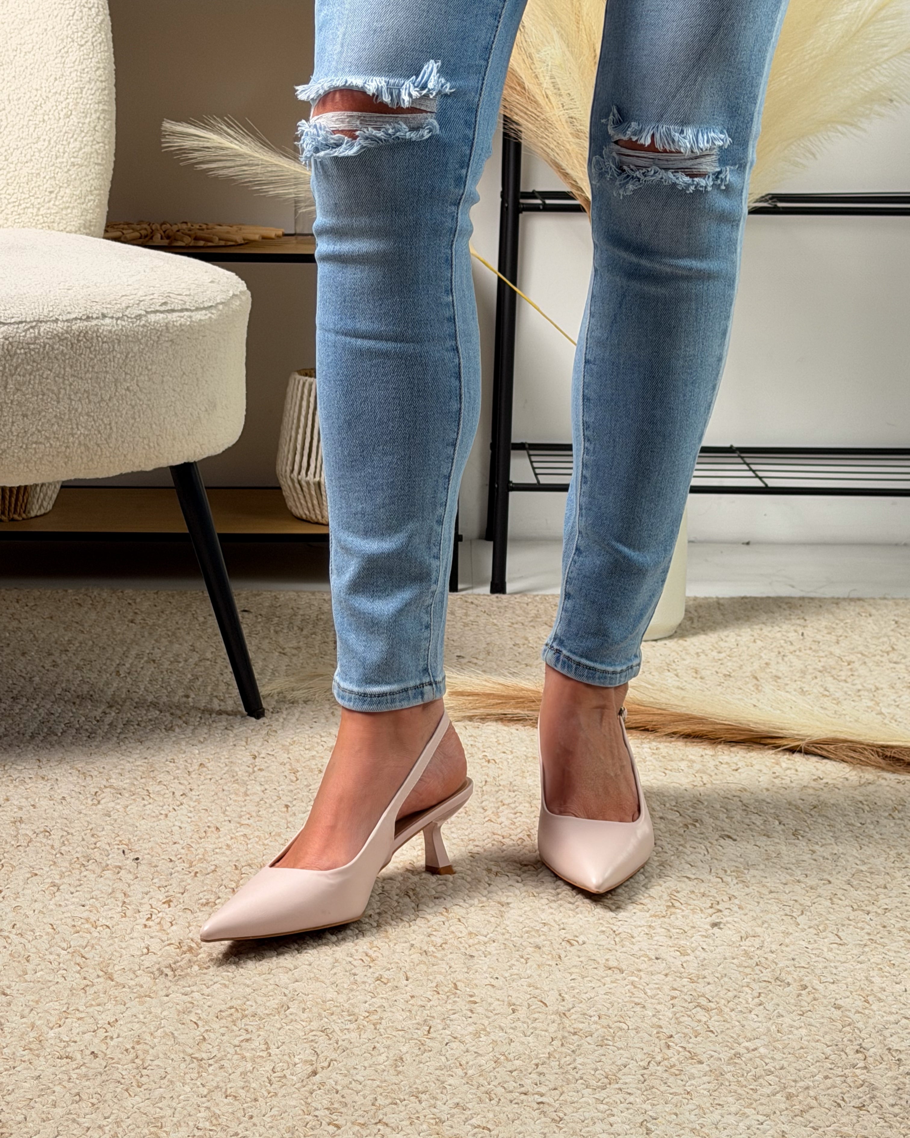 ZAPATO DE TACÓN BAJO ELEGANTE